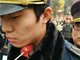 重庆城管执法 突遭卖糖葫芦老太竹签刺喉
