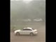 实拍福建漳州暴雨视频 小轿车被吹得倒着走